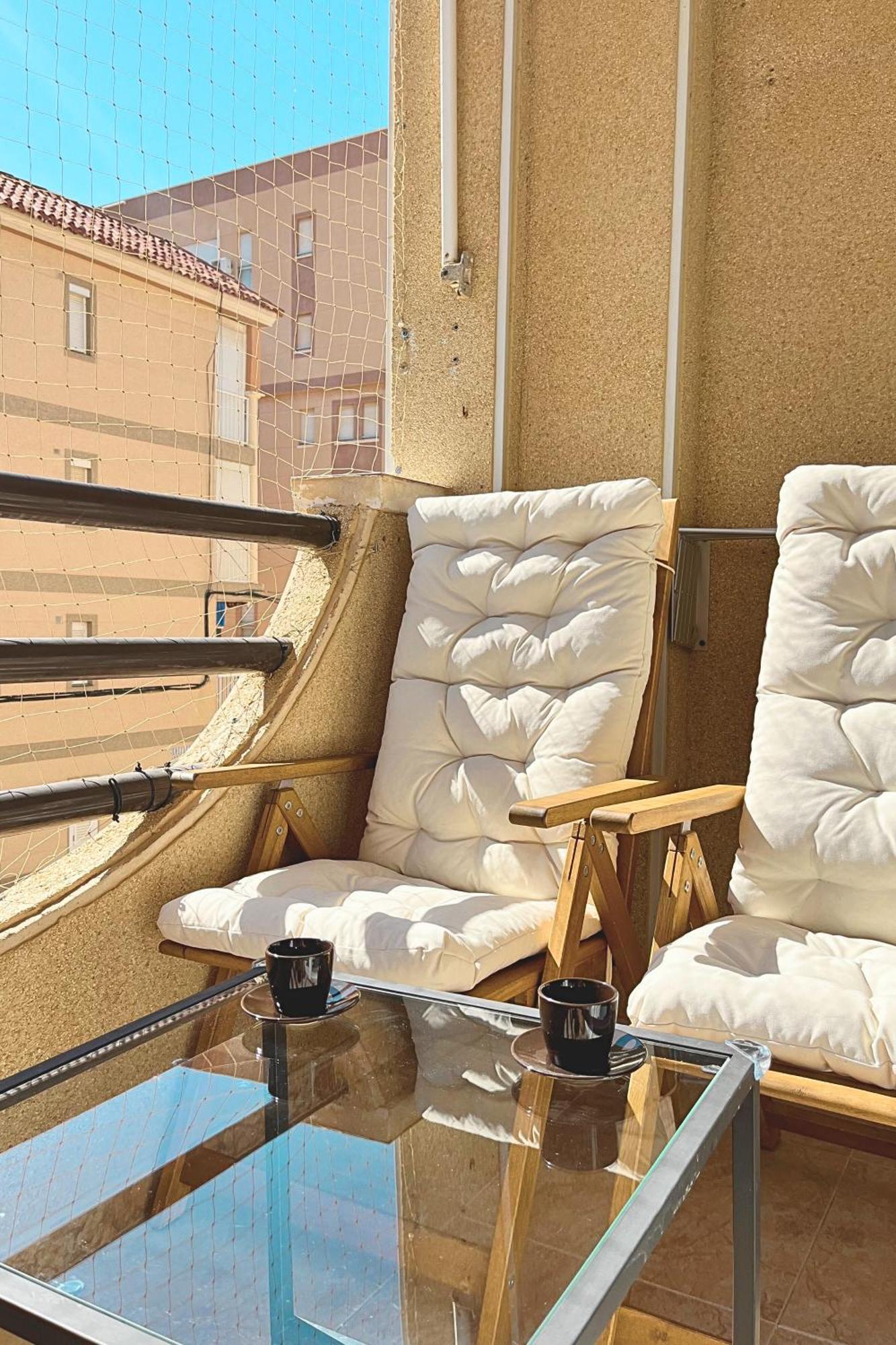 Yellow Apartment-la Mata -2 Min To Beach, Private Garage