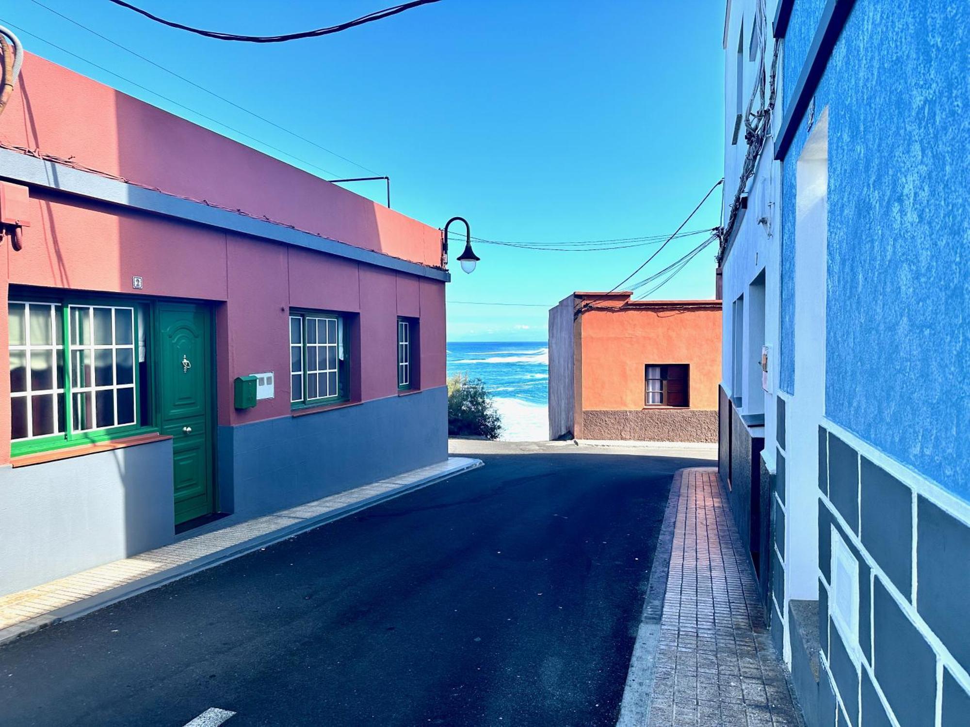 Casa Estrada Coastal Haven * Caleta de Interian