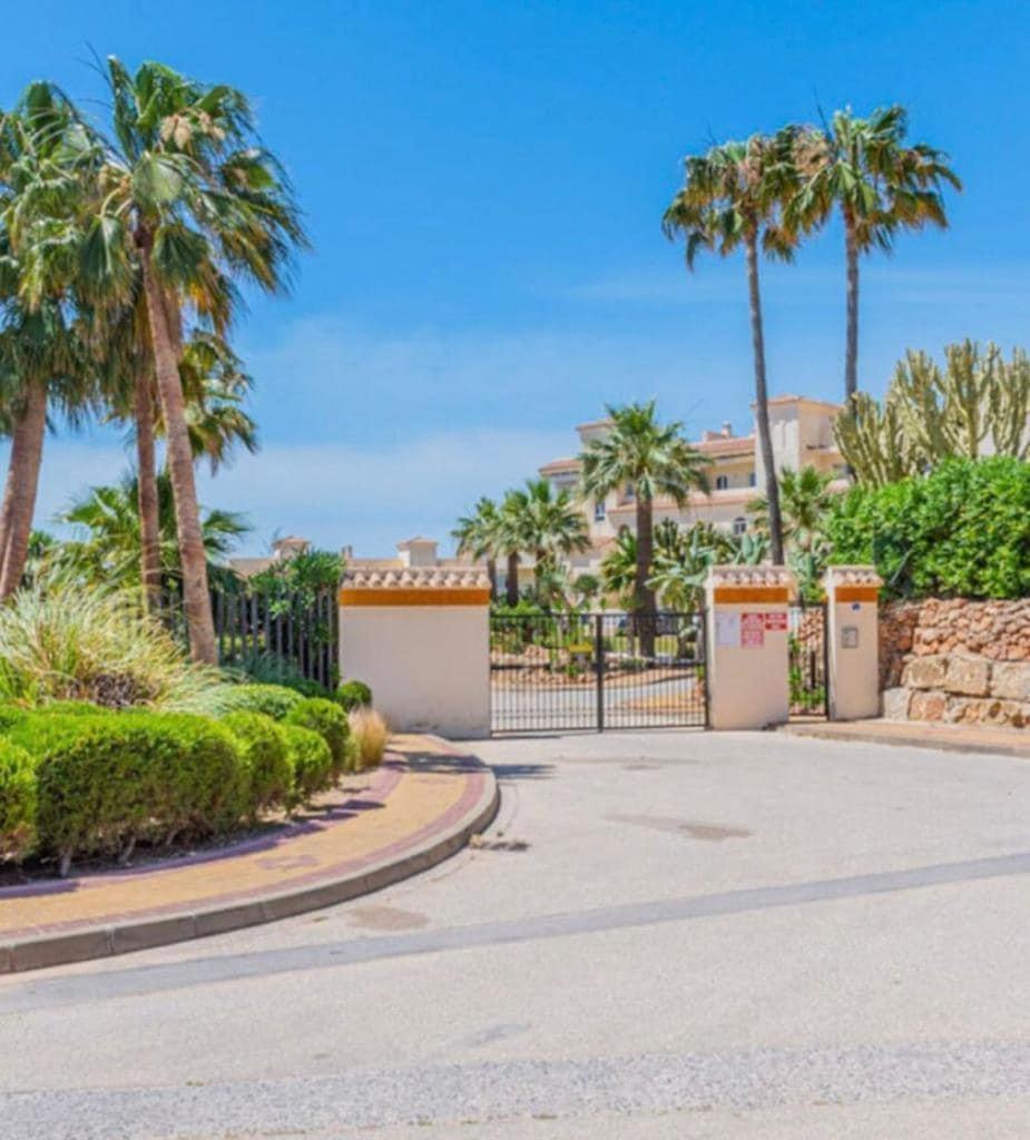 La Cala Gorgeous 2 Bedroom With Stunning Gardens, Pools And Sea Views *