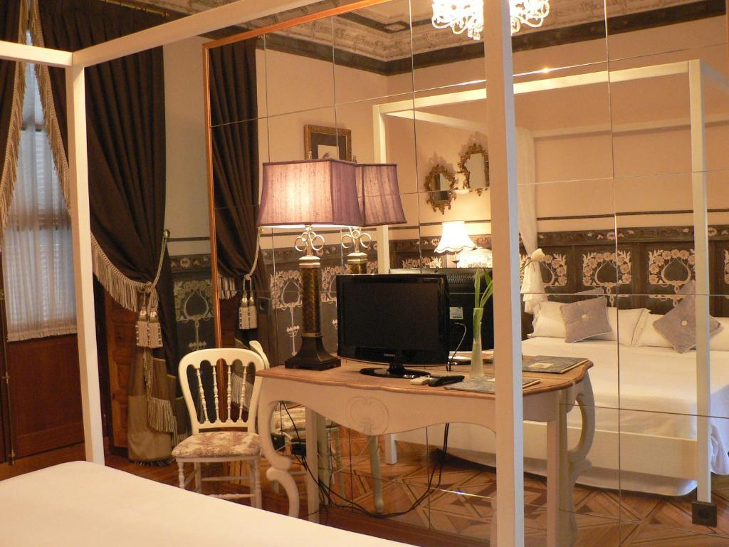 Hotel Real Cinco Linajes