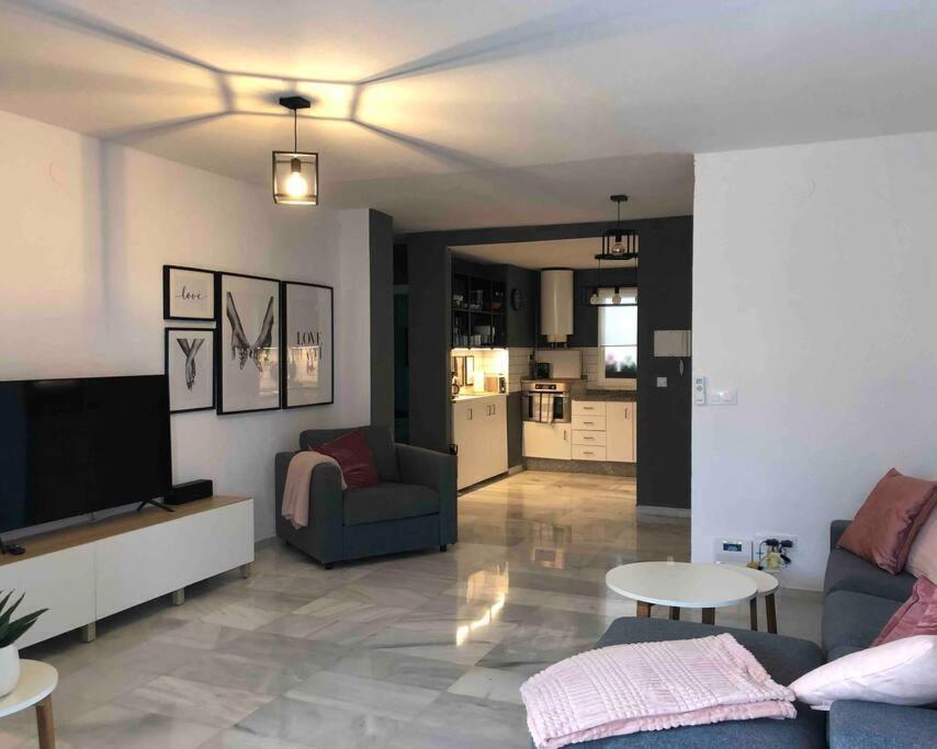 Neu Renovierte, Moderne In Strandnaehe Almunecar
