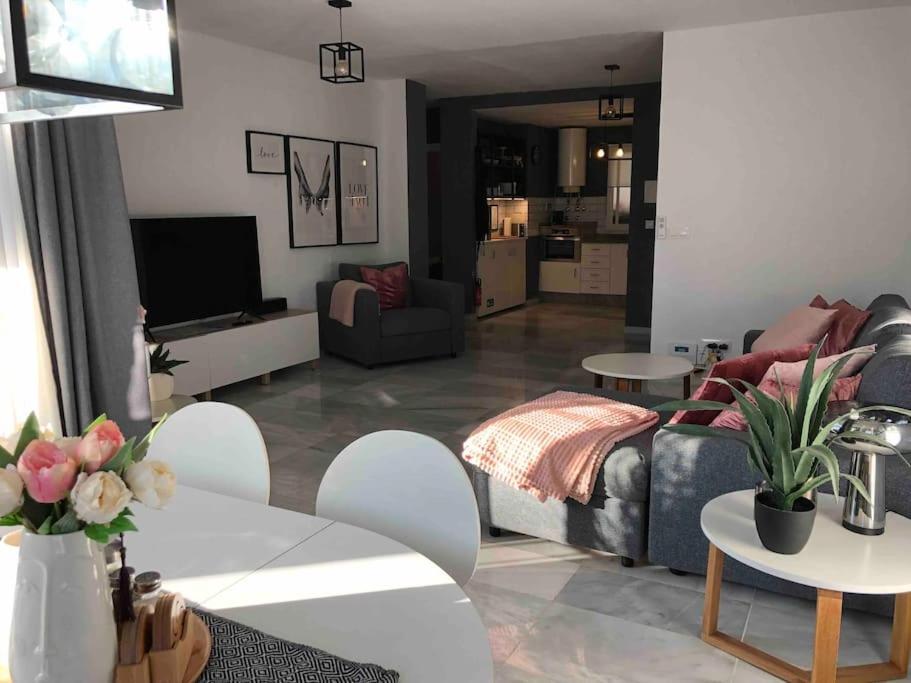 Apartment Neu Renovierte, Moderne In Strandnaehe