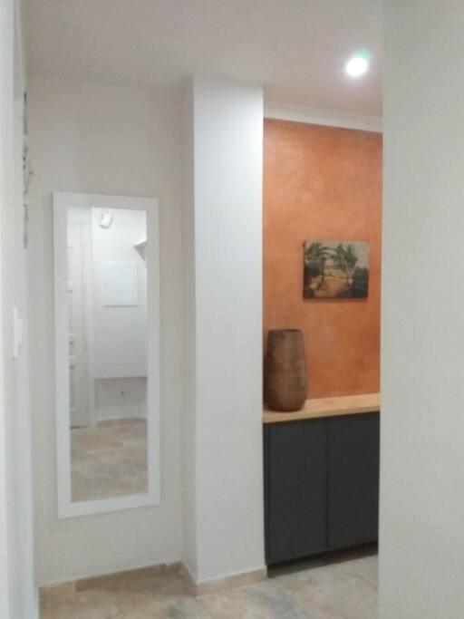 Cosy At Center Apartment