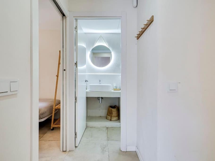 Apartment Casa Jasmin Cosy 4 Bedroom House With Terrace L'Hospitalet de Llobregat