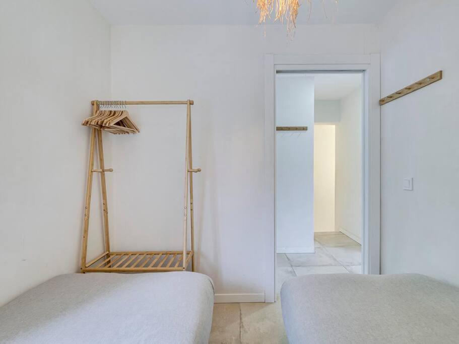 Casa Jasmin Cosy 4 Bedroom House With Terrace Apartment L'Hospitalet de Llobregat