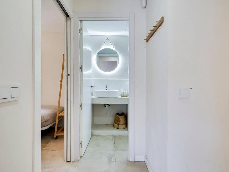 Apartment Casa Jasmin Cosy 4 Bedroom House With Terrace L'Hospitalet de Llobregat