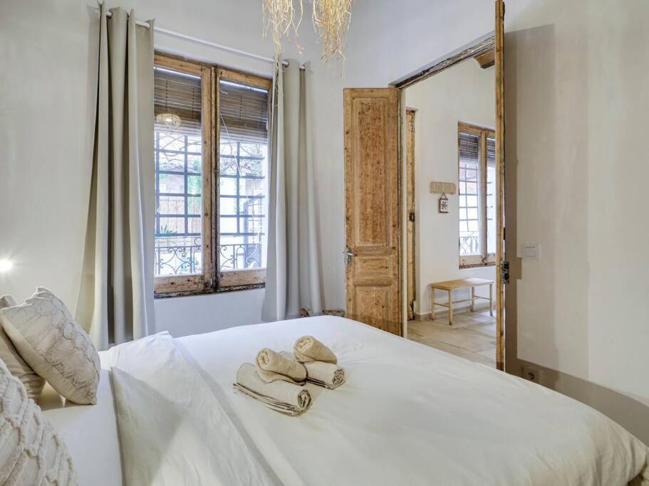 Apartment Casa Jasmin Cosy 4 Bedroom House With Terrace L'Hospitalet de Llobregat