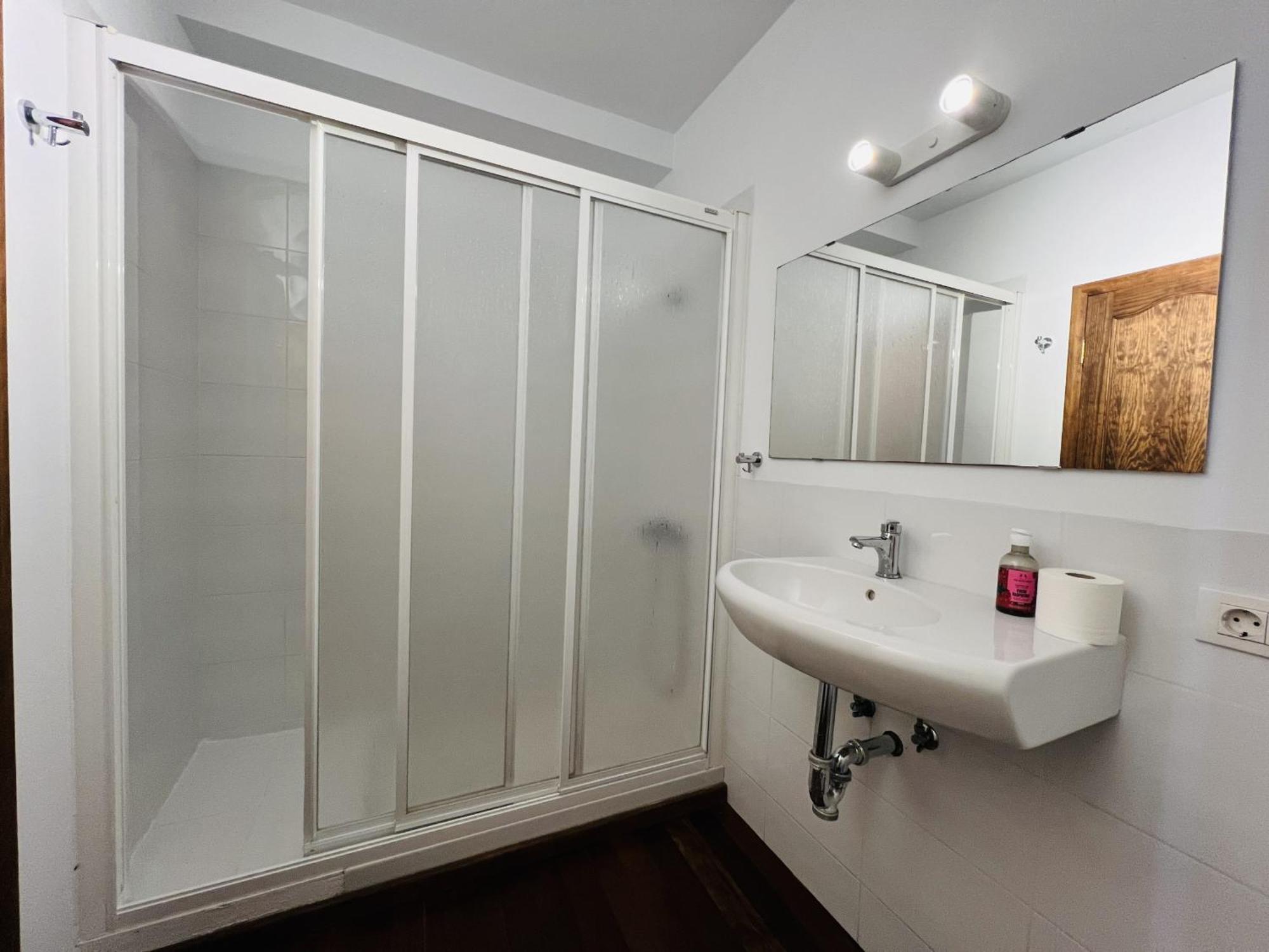 Lightbooking Panchita De Piscina Apartamento Mazo