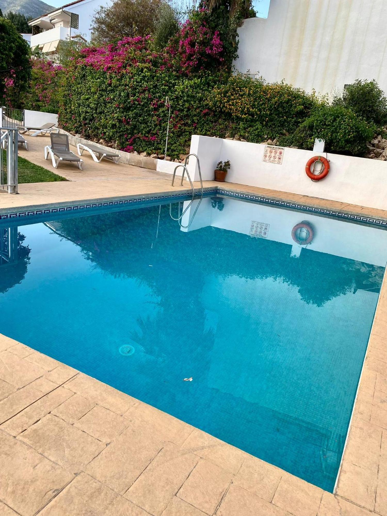 Apartament Pool & Parking Apartamento