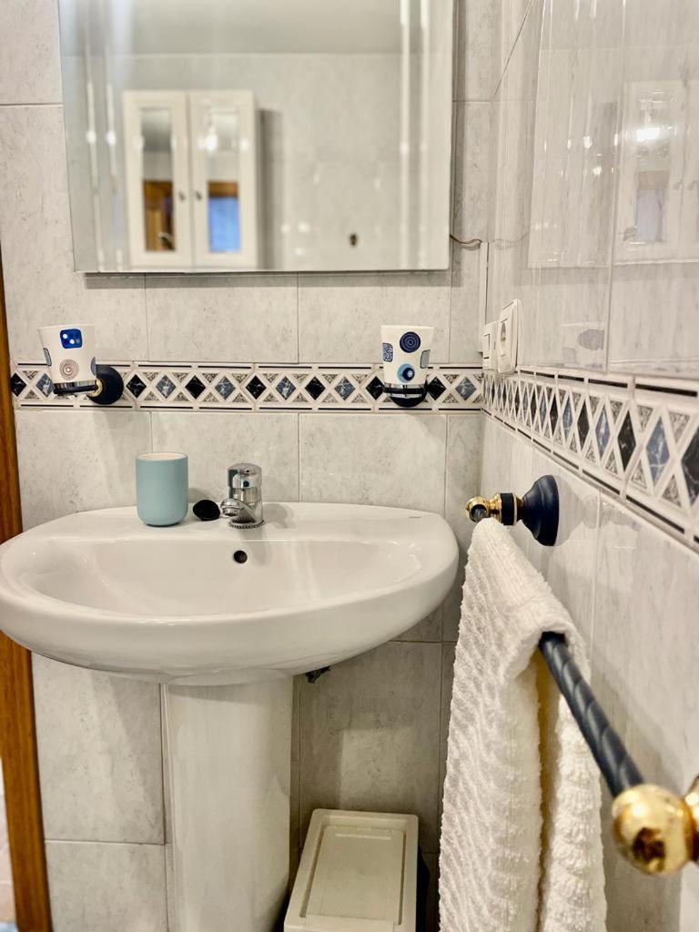 Apartamento Apartamento, Piscina Y Parking Tico Medina Granada