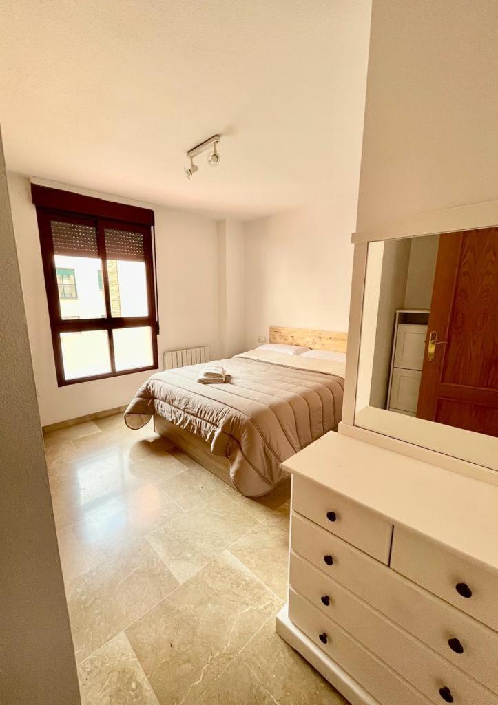 Apartamento Apartamento, Piscina Y Parking Tico Medina