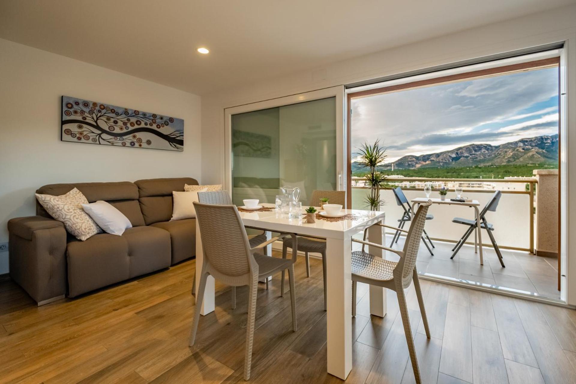 Con Terraza, Vistas Playa Y Montana Apartment Hospitalet De L'Infant
