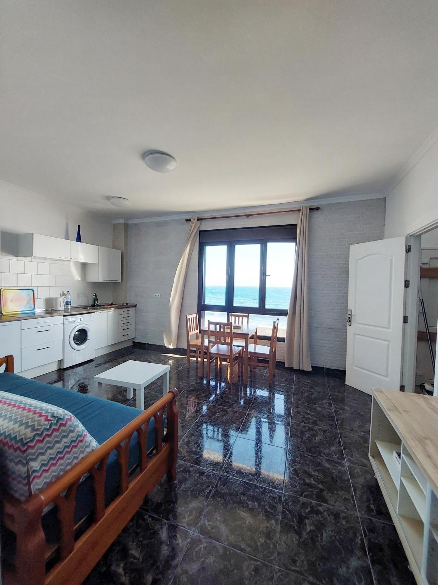 Gaviotas Apartment *