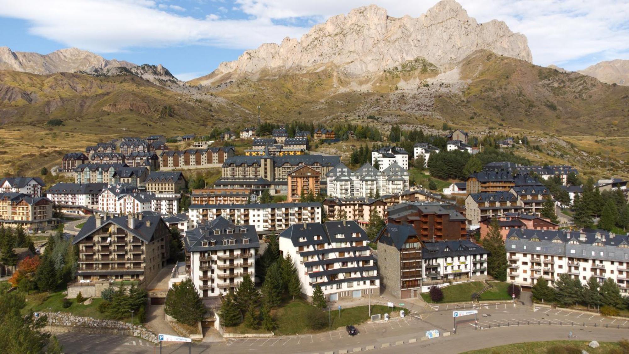 Apartamento Inmobiliaria - Admite Mascotas Formigal
