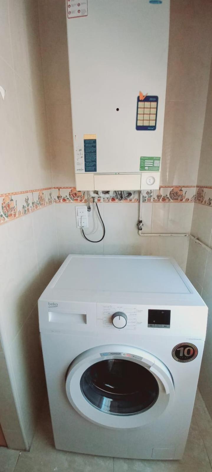 Apartamento Con 2 Y 2 Banos Junto A *