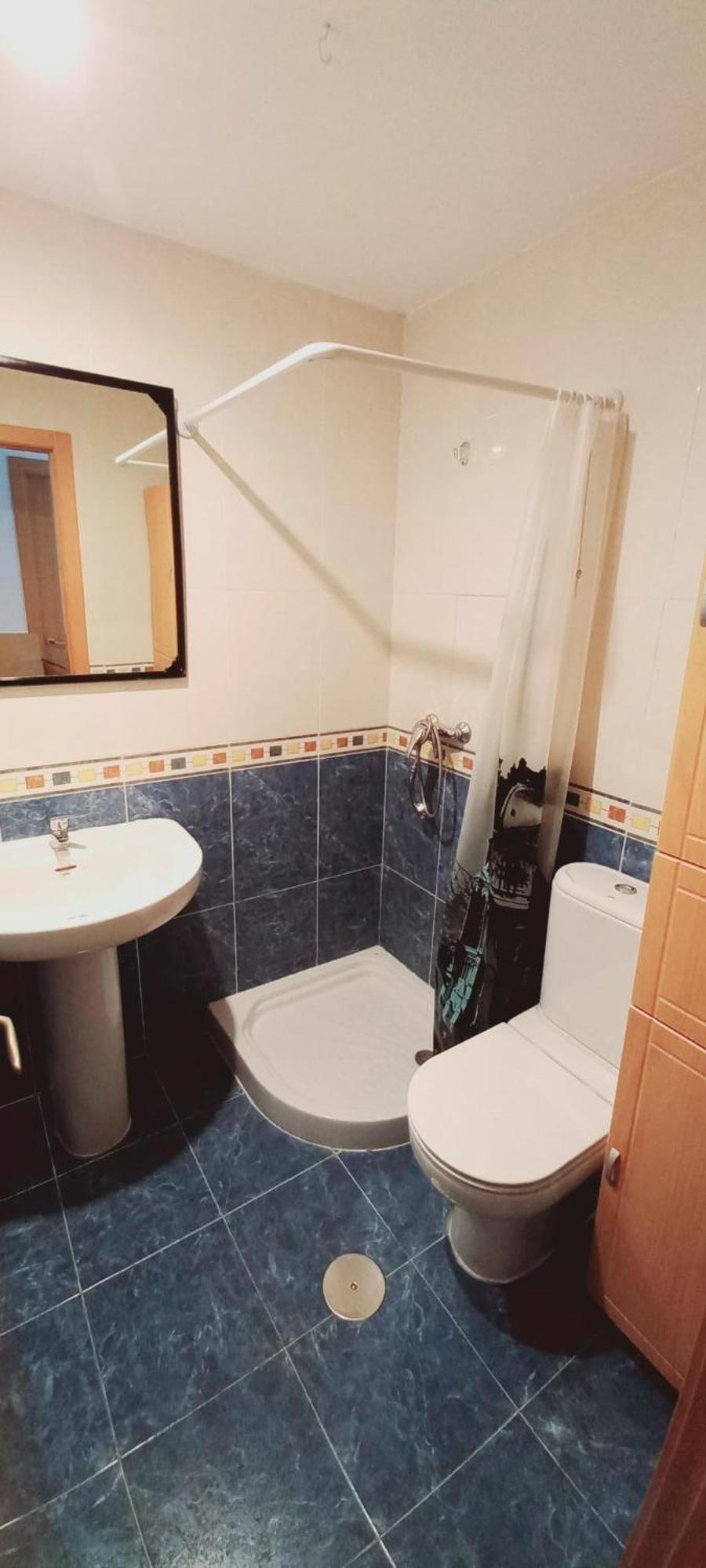 Con 2 Y 2 Banos Junto A Apartamento *
