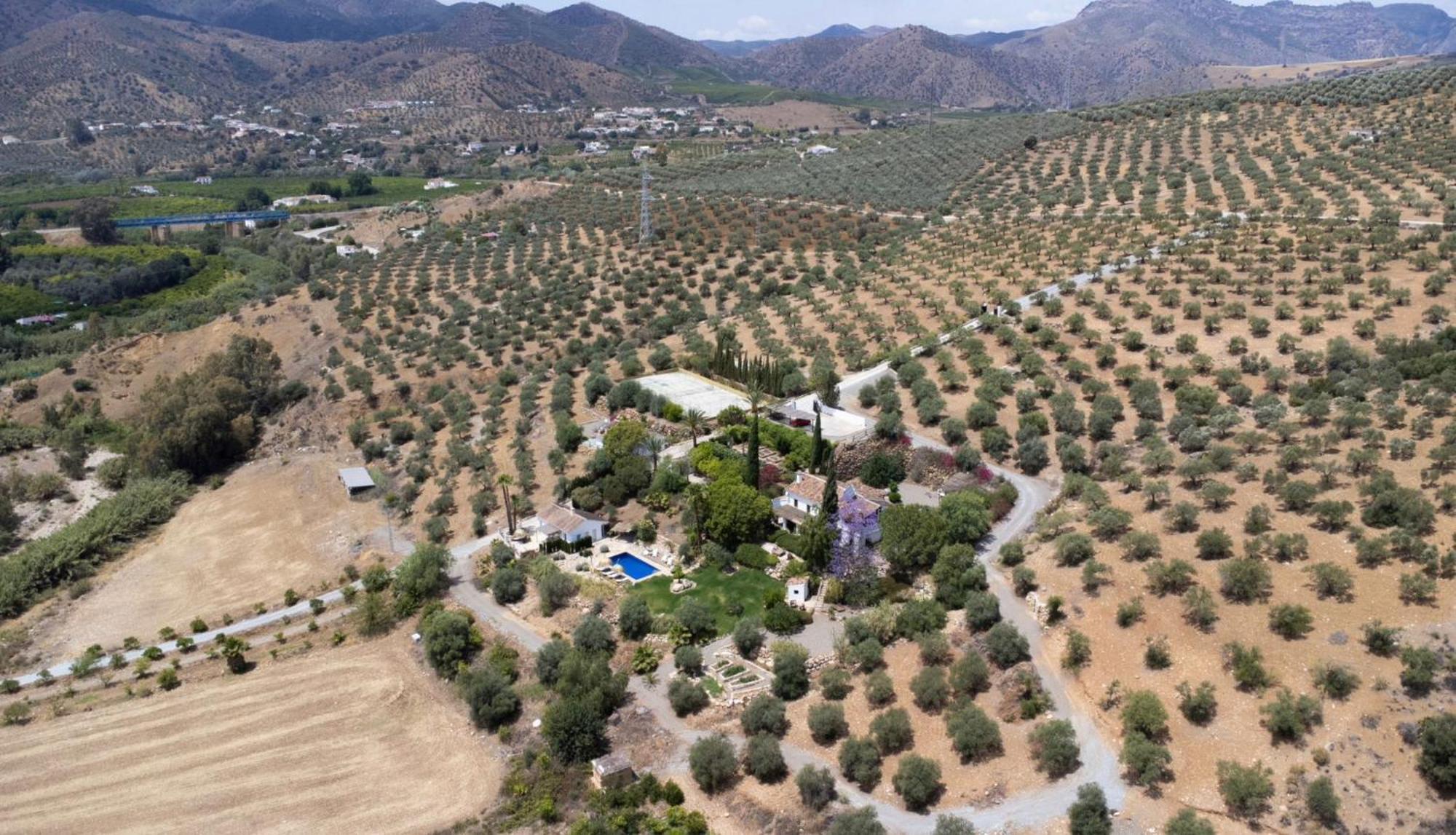 Dariana Padel & Pool Country house *