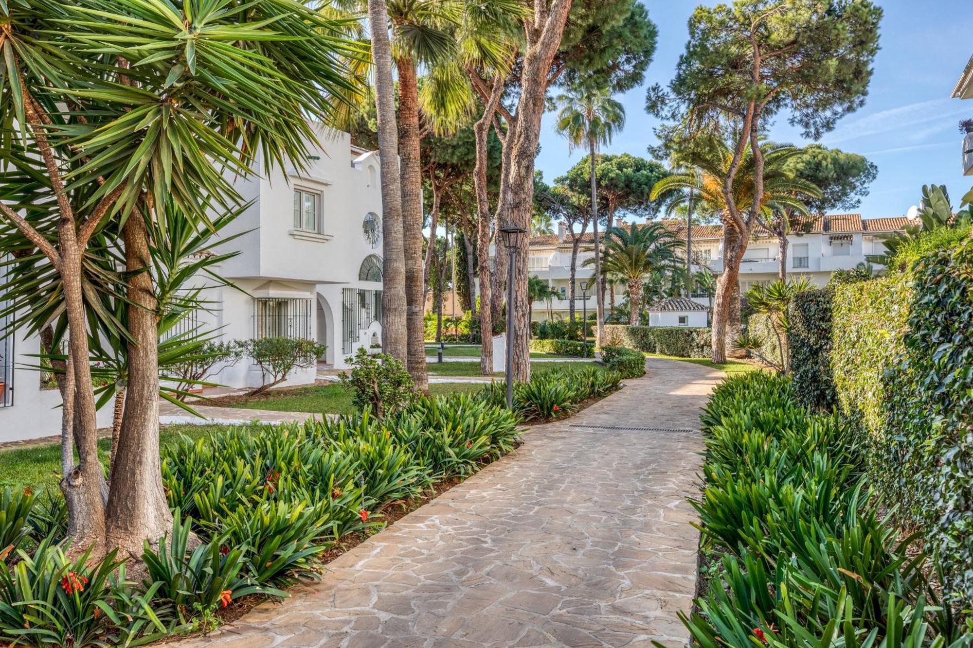 Life El Presidente Penthouse Pool View Apartment Estepona