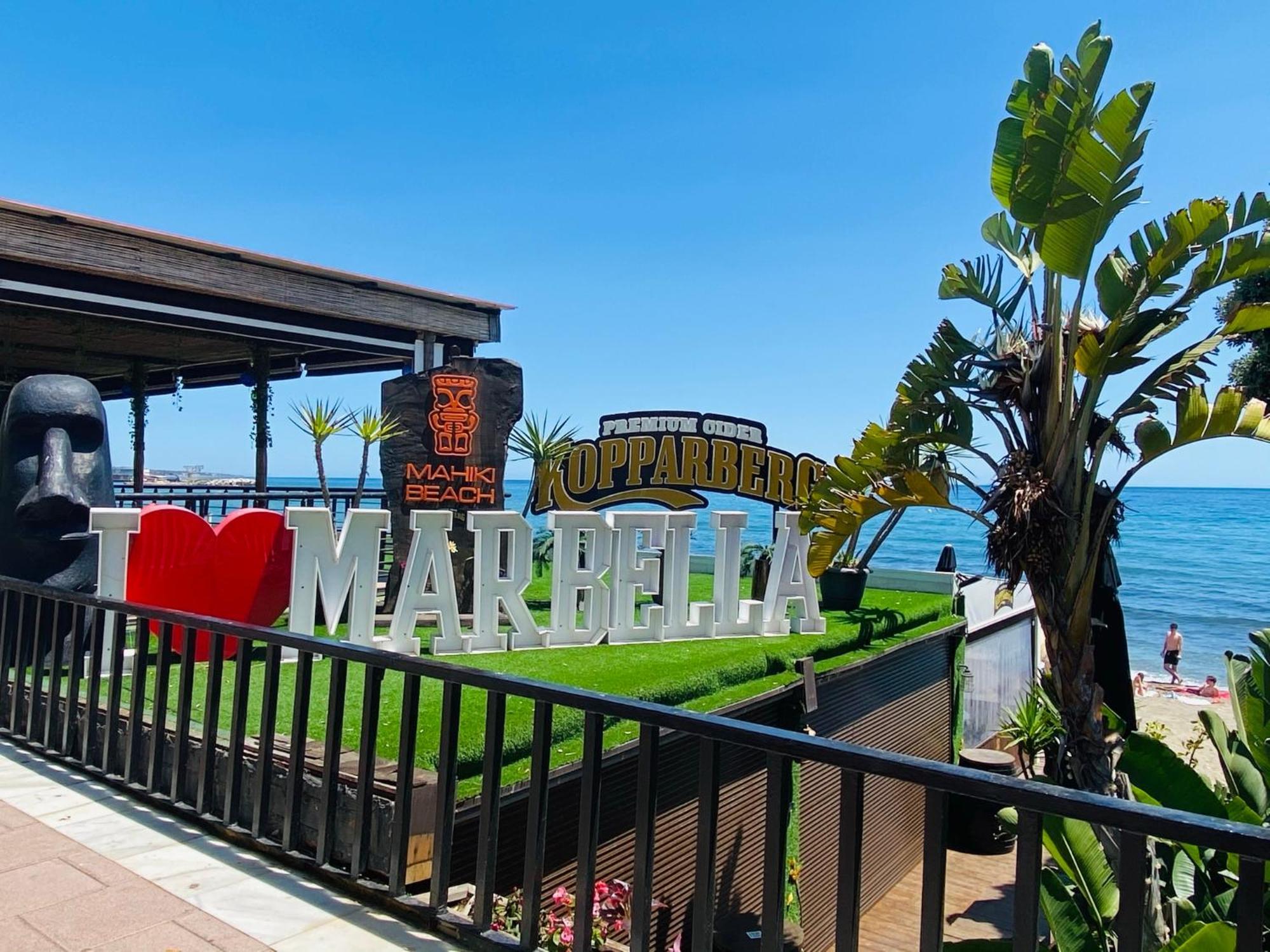 On The First Line Of The Sea With A View And Free Parking Apartamento Marbella