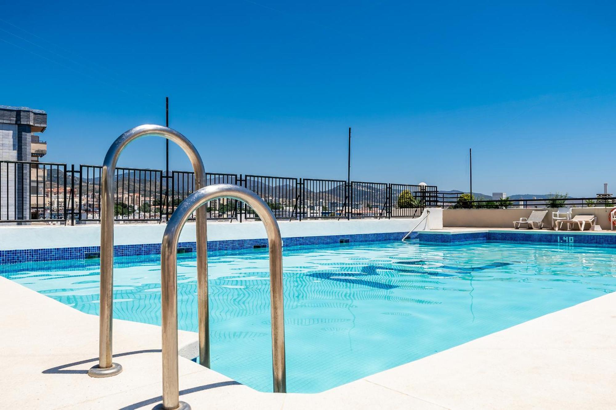 On The First Line Of The Sea With A View And Free Parking Apartamento Marbella