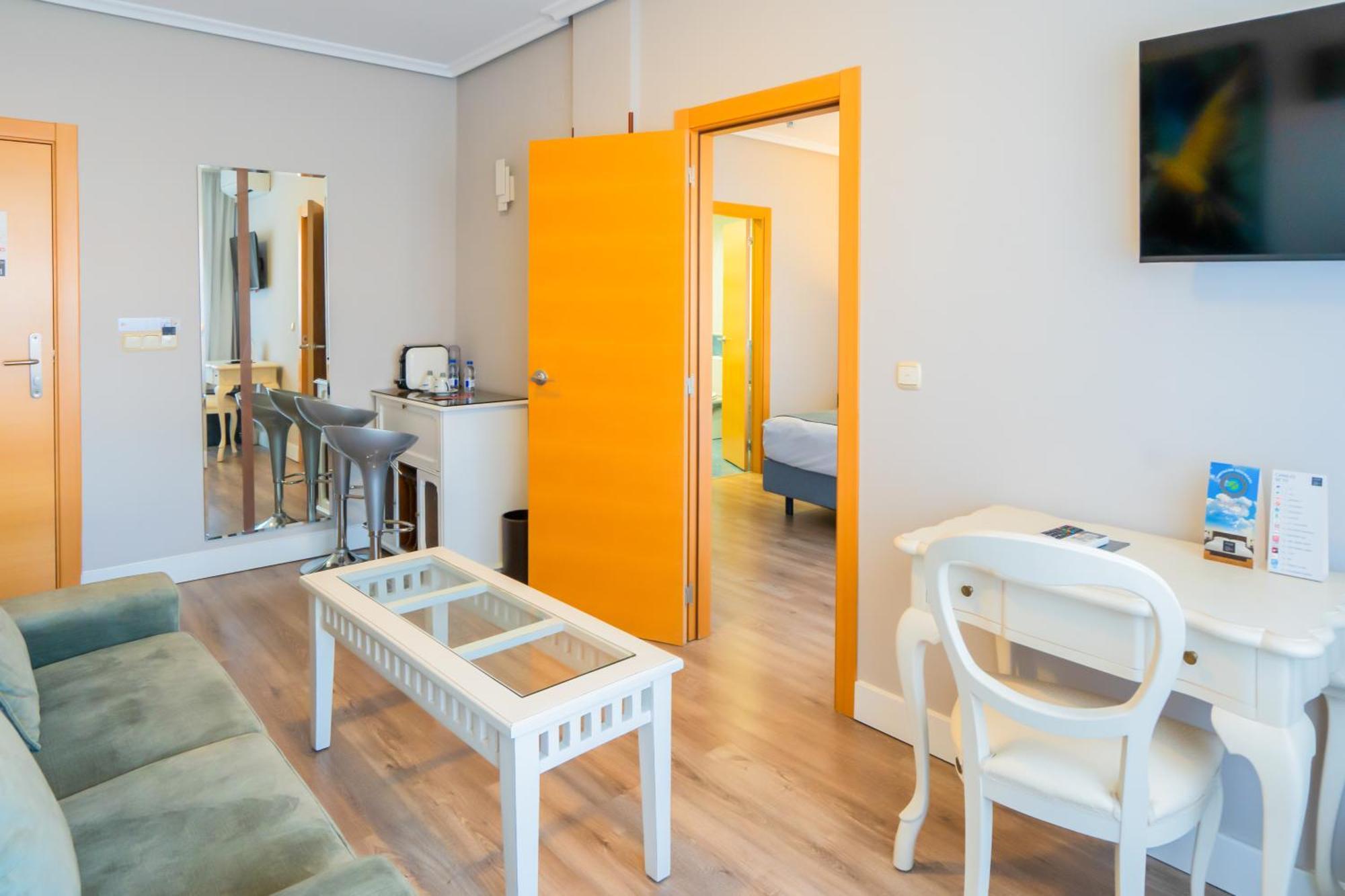 Hotel Castilla Vieja 4*