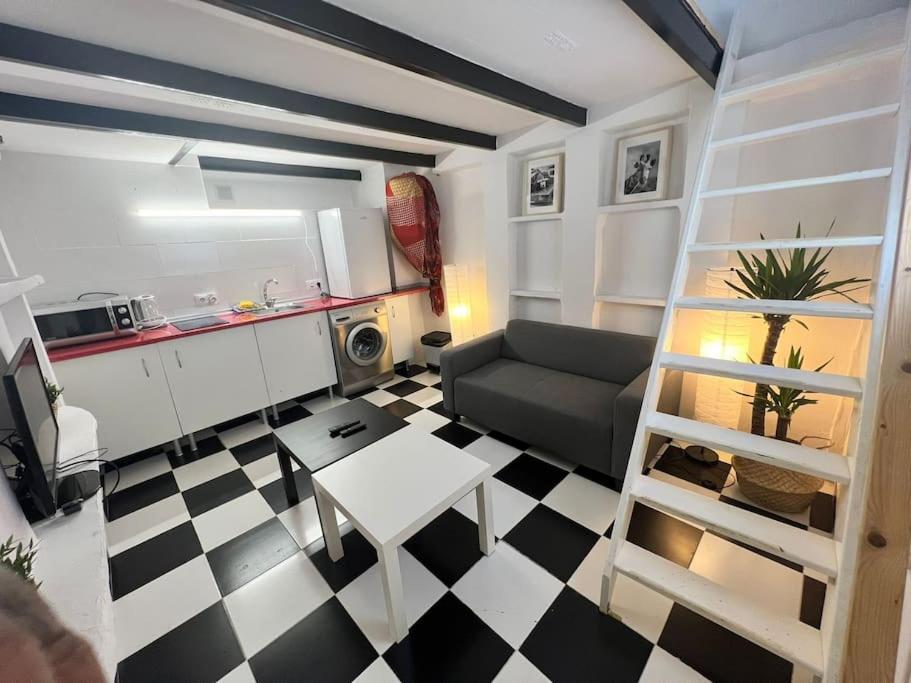 At Street Level 20 Min From Sol-piern Apartment Madrid