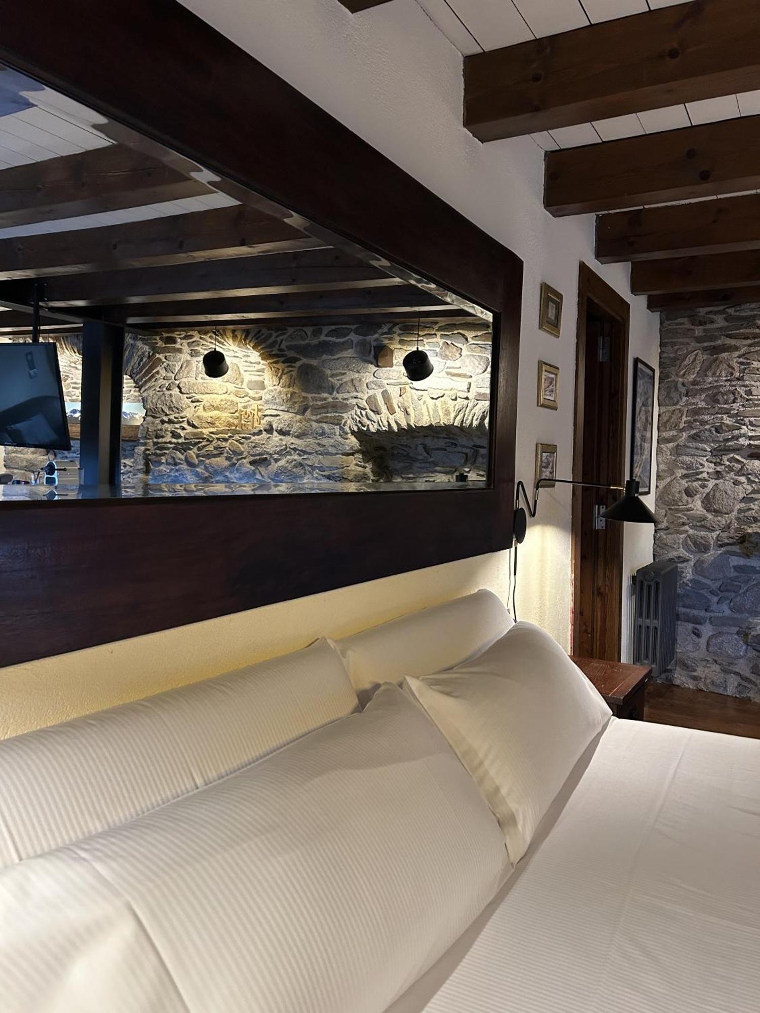 Mas Farner - Adults Only Llivia
