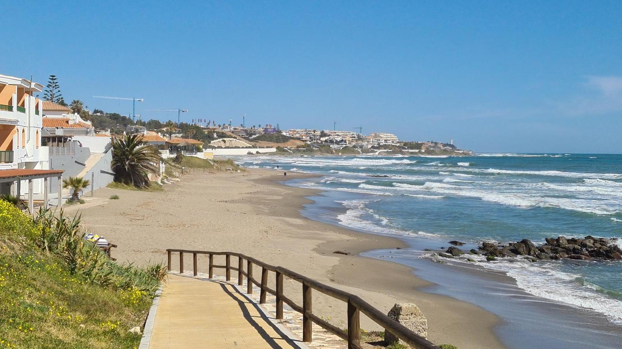 Vistamar Apartment, 2 Bedrooms, 200m From The Beach, Close To Town