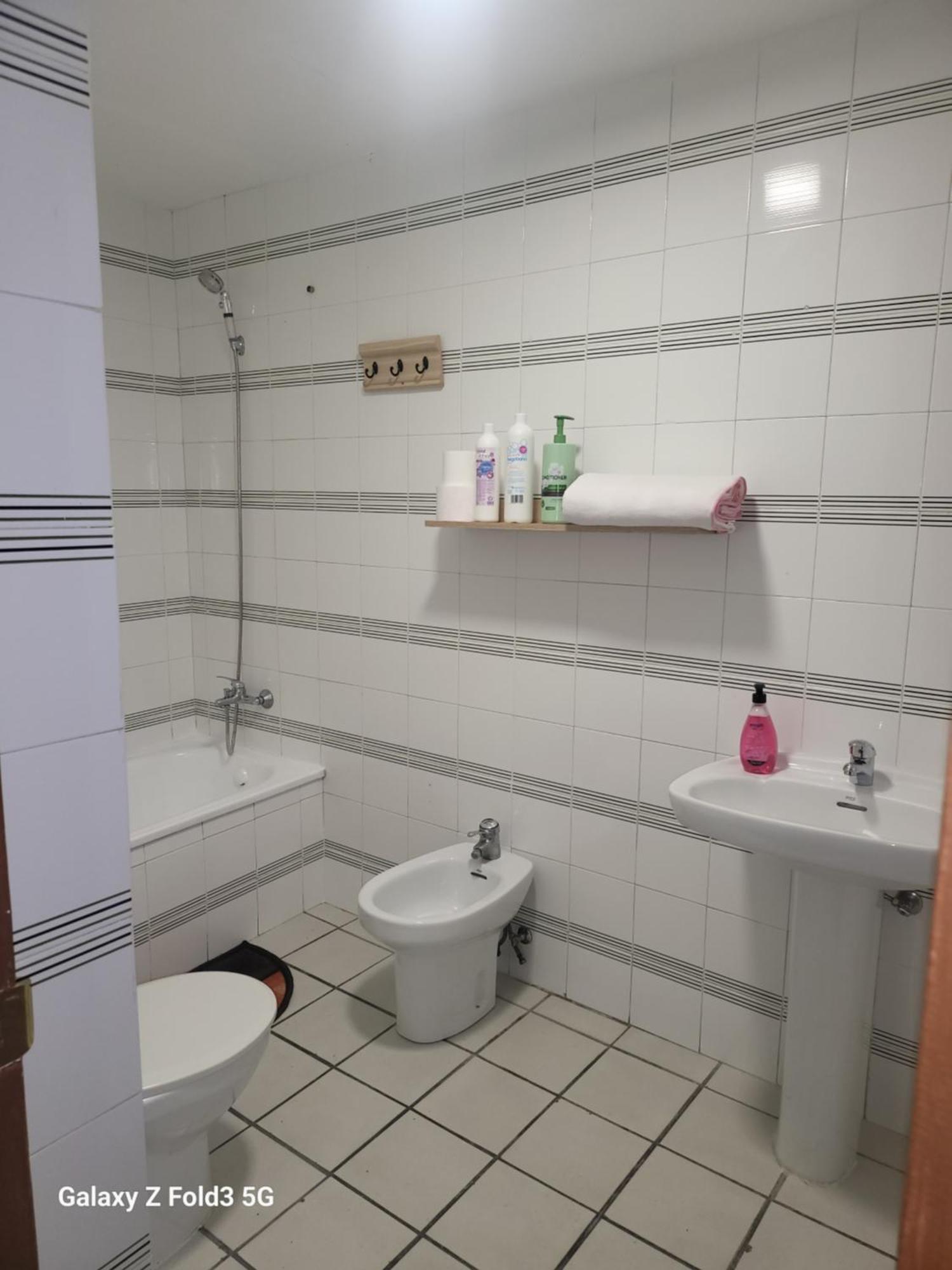 Muy Centrica. Habitación en casa particular Granada