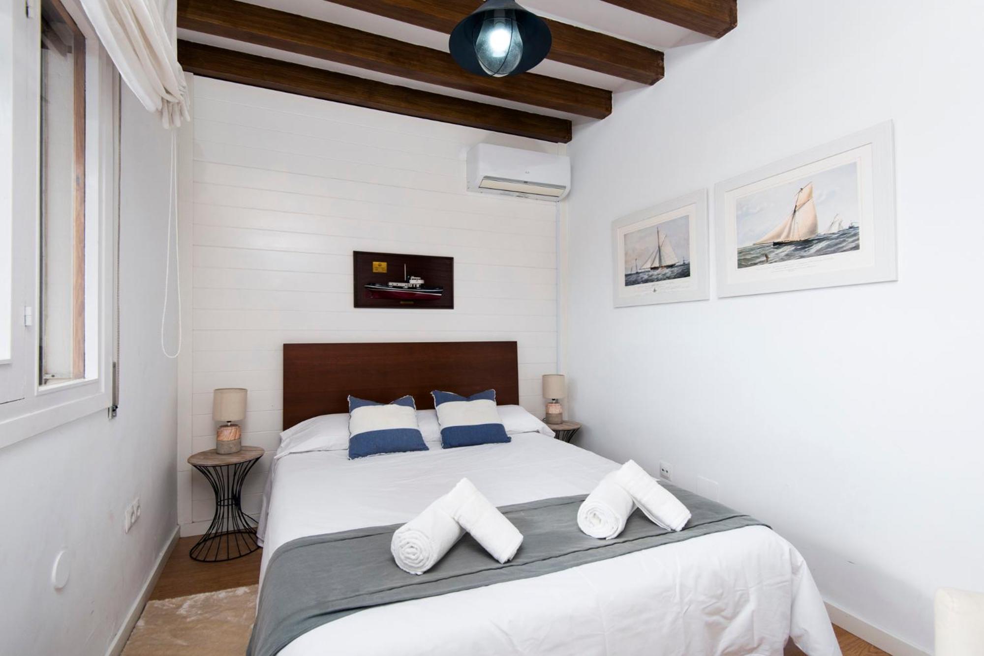 Queen Of The Ocean Villa: Stately Style House With Pool Holiday home
