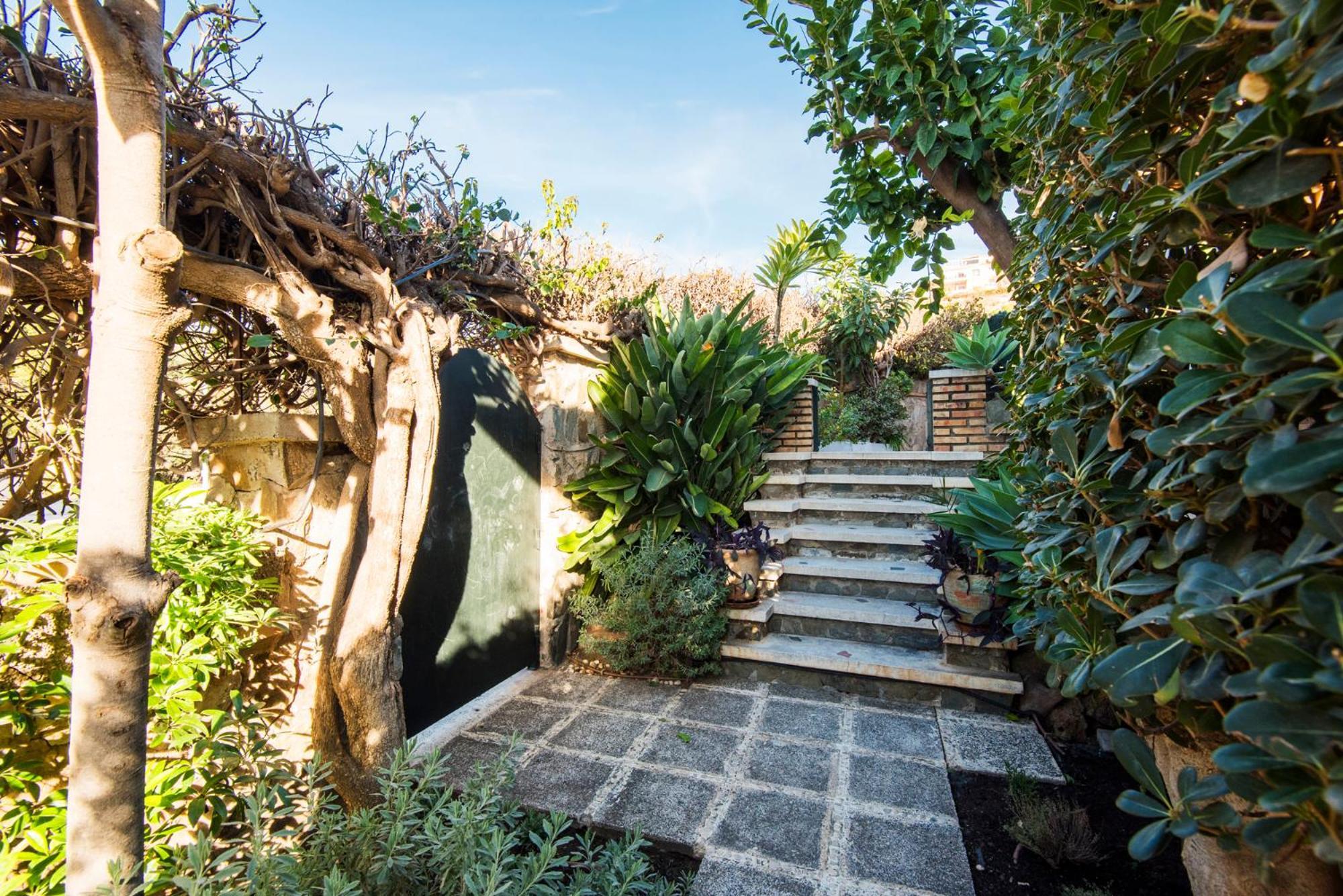 Holiday home Queen Of The Ocean Villa: Stately Style House With Pool