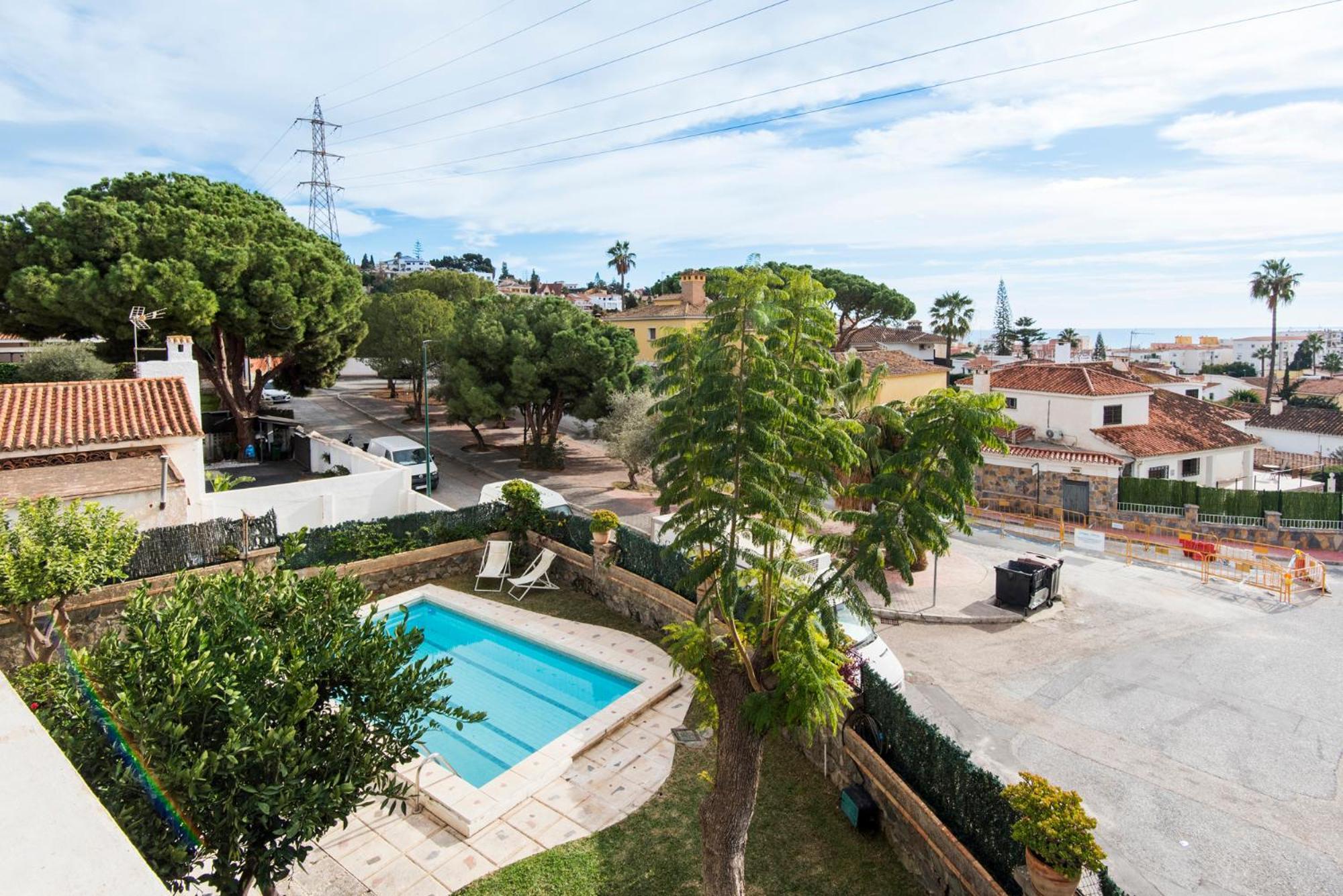 Queen Of The Ocean Villa: Stately Style House With Pool Holiday home *