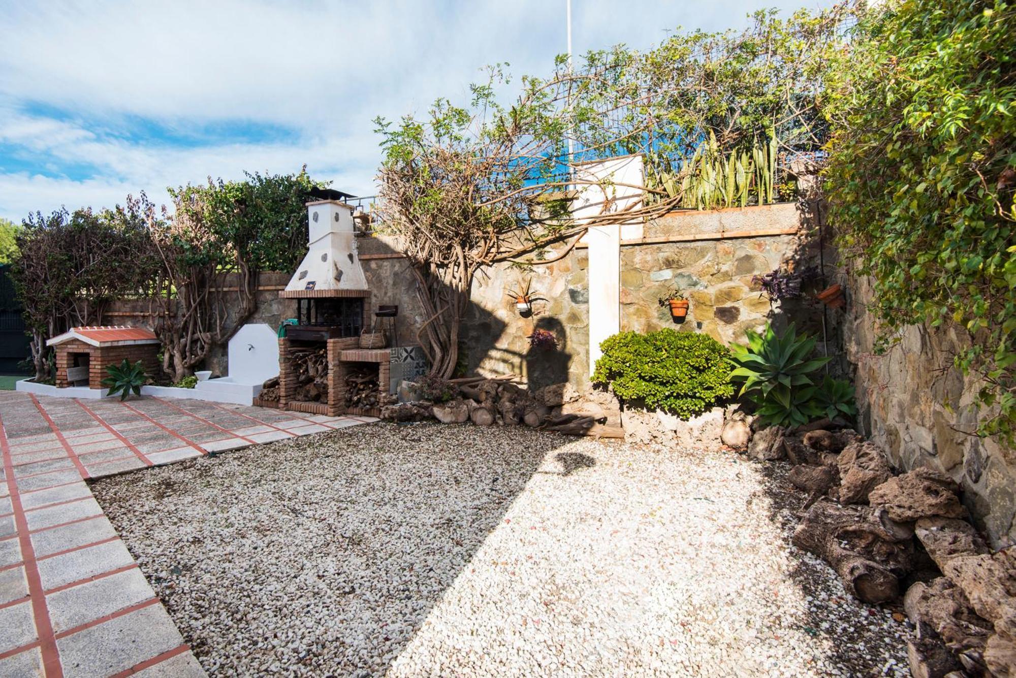 Queen Of The Ocean Villa: Stately Style House With Pool Holiday home Malaga