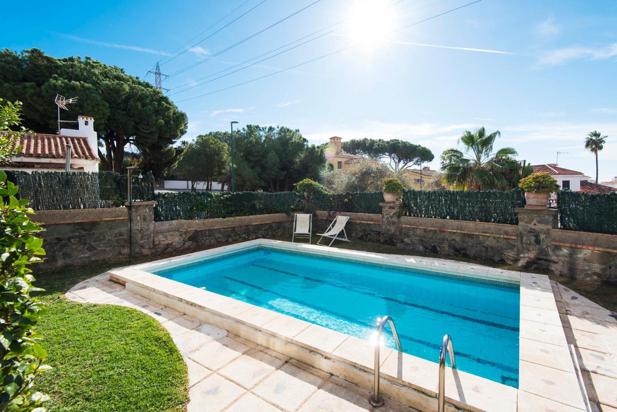Queen Of The Ocean Villa: Stately Style House With Pool Malaga