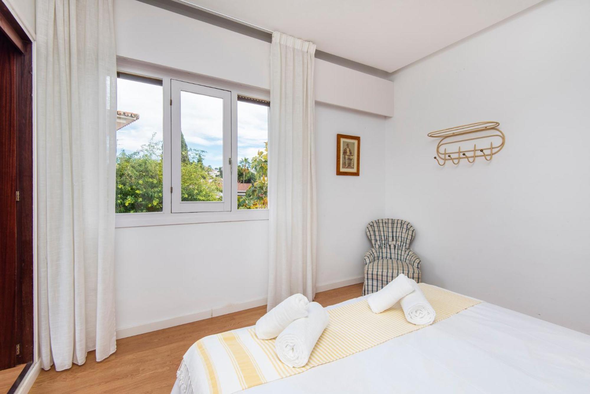 Queen Of The Ocean Villa: Stately Style House With Pool * Malaga