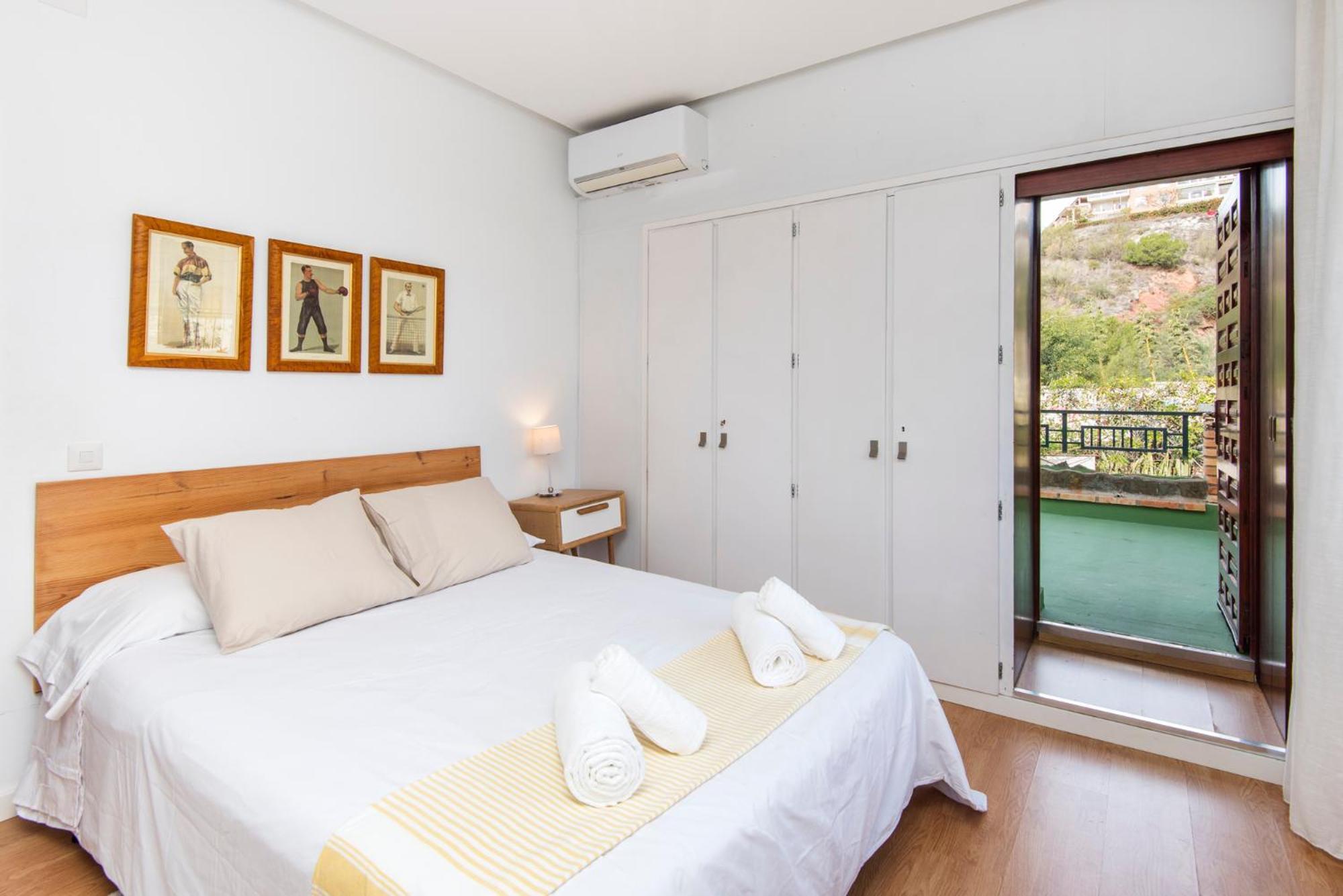 Queen Of The Ocean Villa: Stately Style House With Pool Holiday home Malaga