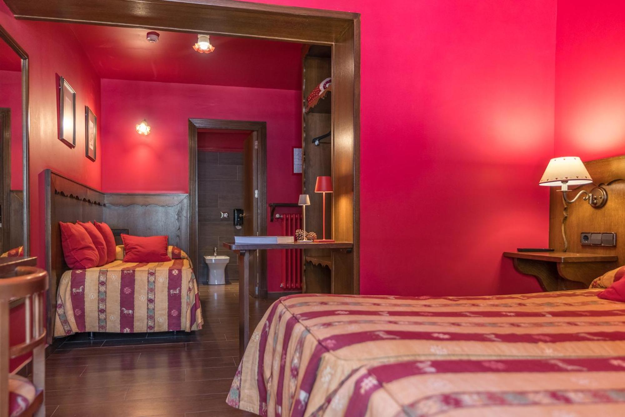 Aran La Abuela Hotel 3*