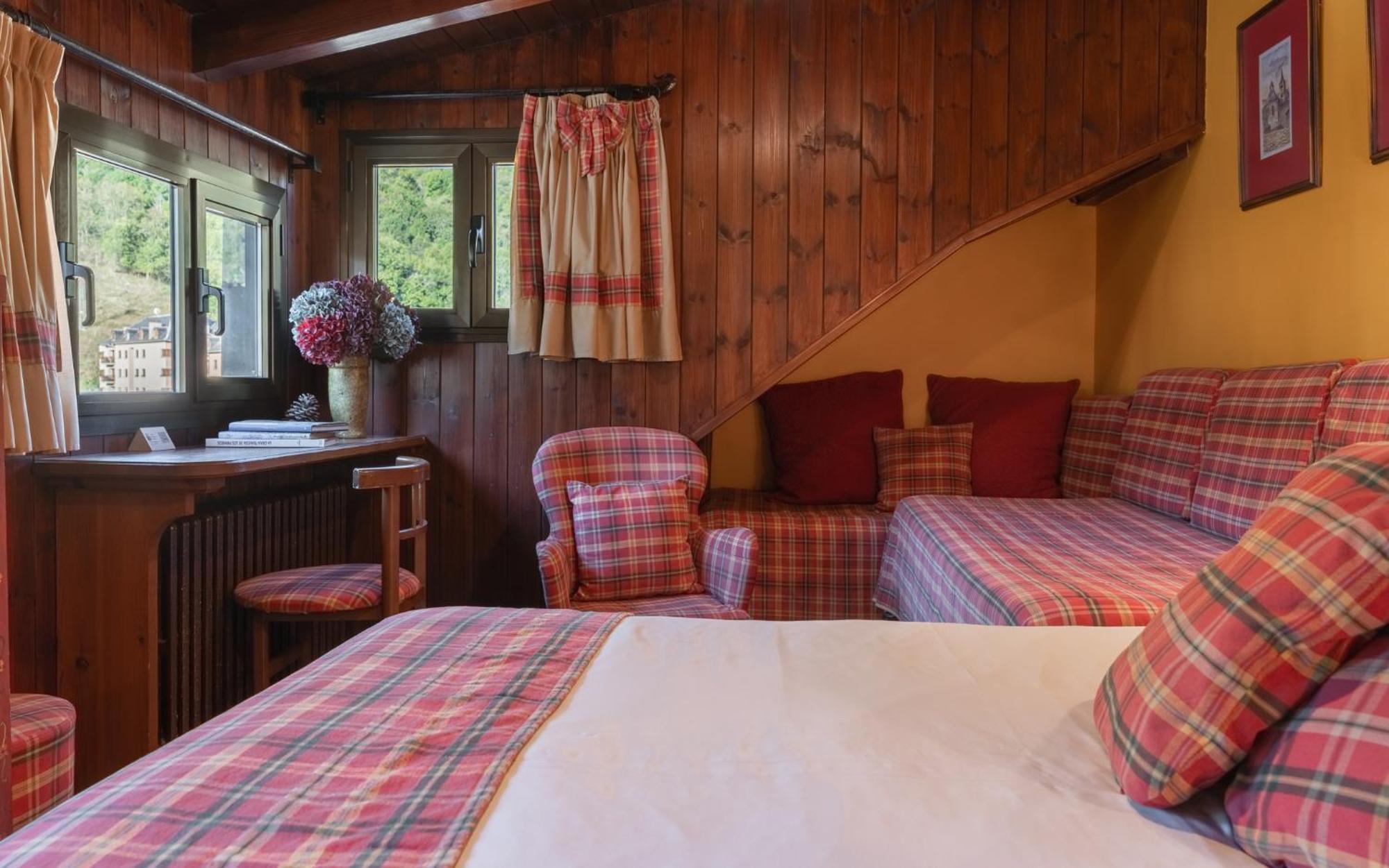 Hotel Aran La Abuela 3*