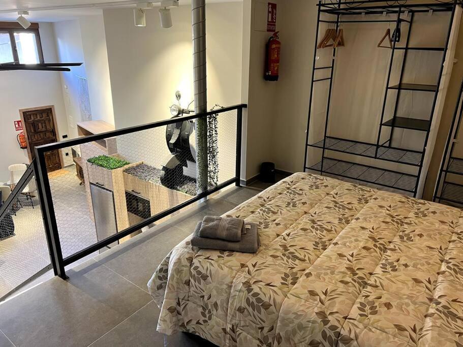 Apartamento El Gallinero, Loft Con Sauna Y Jacuzzi - Housevanlive *