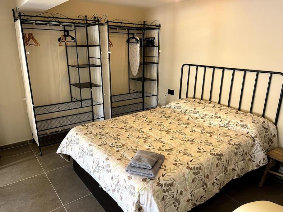 Apartamento El Gallinero, Loft Con Sauna Y Jacuzzi - Housevanlive Casas Altas