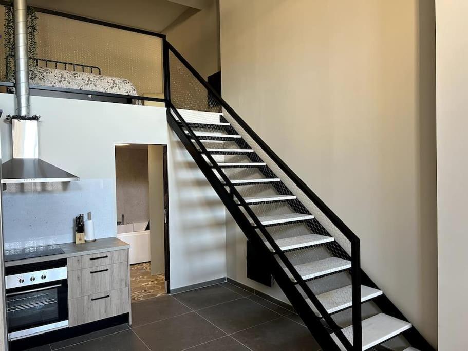 Apartamento El Gallinero, Loft Con Sauna Y Jacuzzi - Housevanlive *