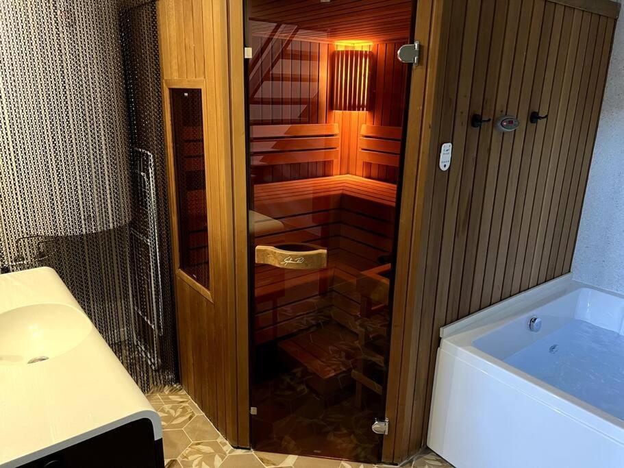 El Gallinero, Loft Con Sauna Y Jacuzzi - Housevanlive