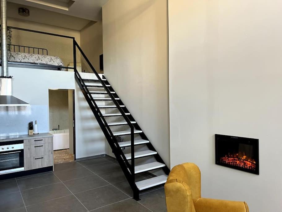 Apartamento El Gallinero, Loft Con Sauna Y Jacuzzi - Housevanlive