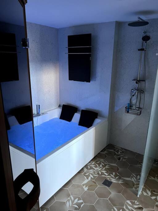 Apartamento El Gallinero, Loft Con Sauna Y Jacuzzi - Housevanlive Casas Altas