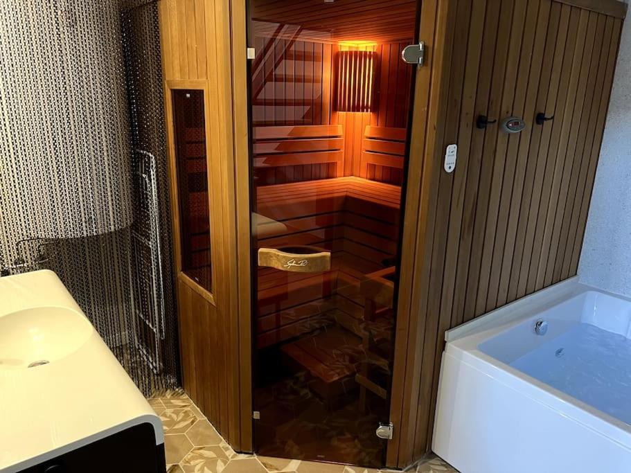 El Gallinero, Loft Con Sauna Y Jacuzzi - Housevanlive