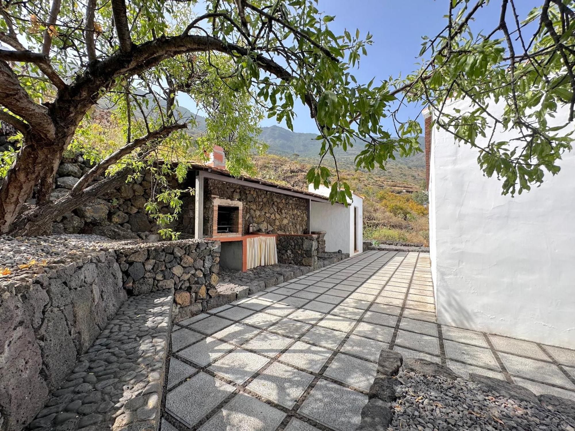 La Casita De Malnombre * La Frontera