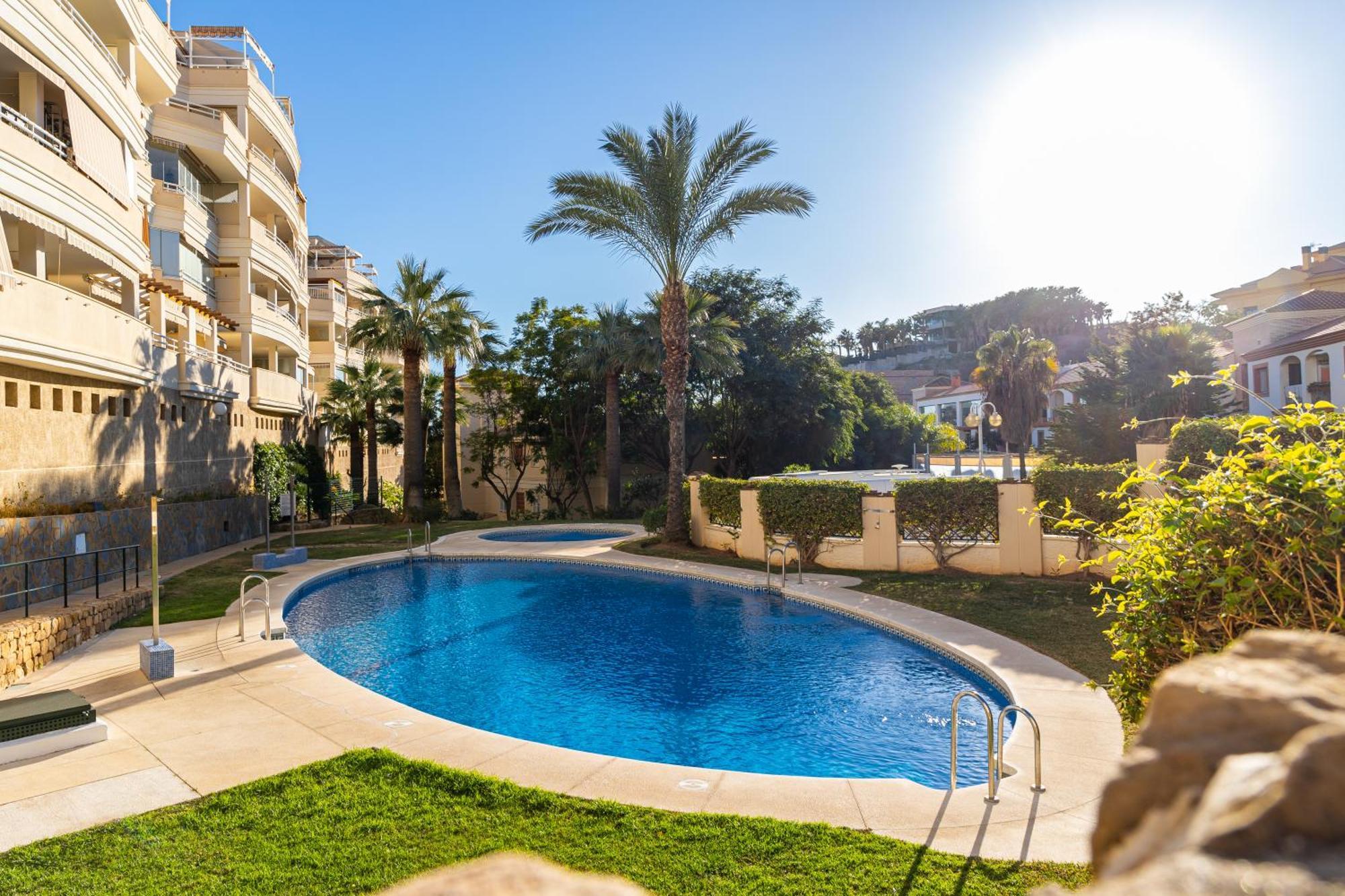 Holidays2nueva Torrequebrada 2 Bedrooms And 2 Bathrooms, Terrace, Community Pool And Garage Apartamento Benalmádena