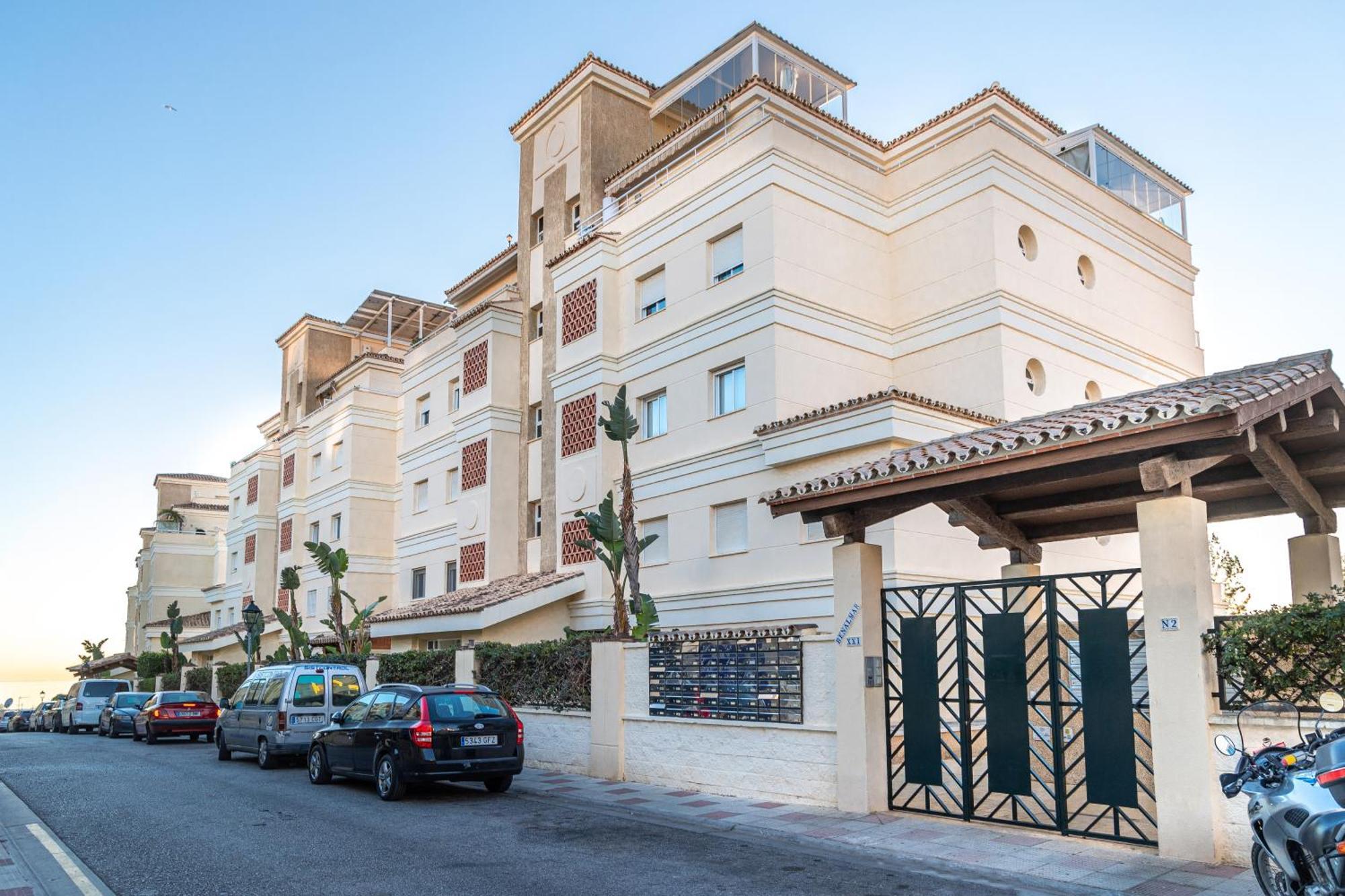 Holidays2nueva Torrequebrada 2 Bedrooms And 2 Bathrooms, Terrace, Community Pool And Garage Apartamento Benalmádena