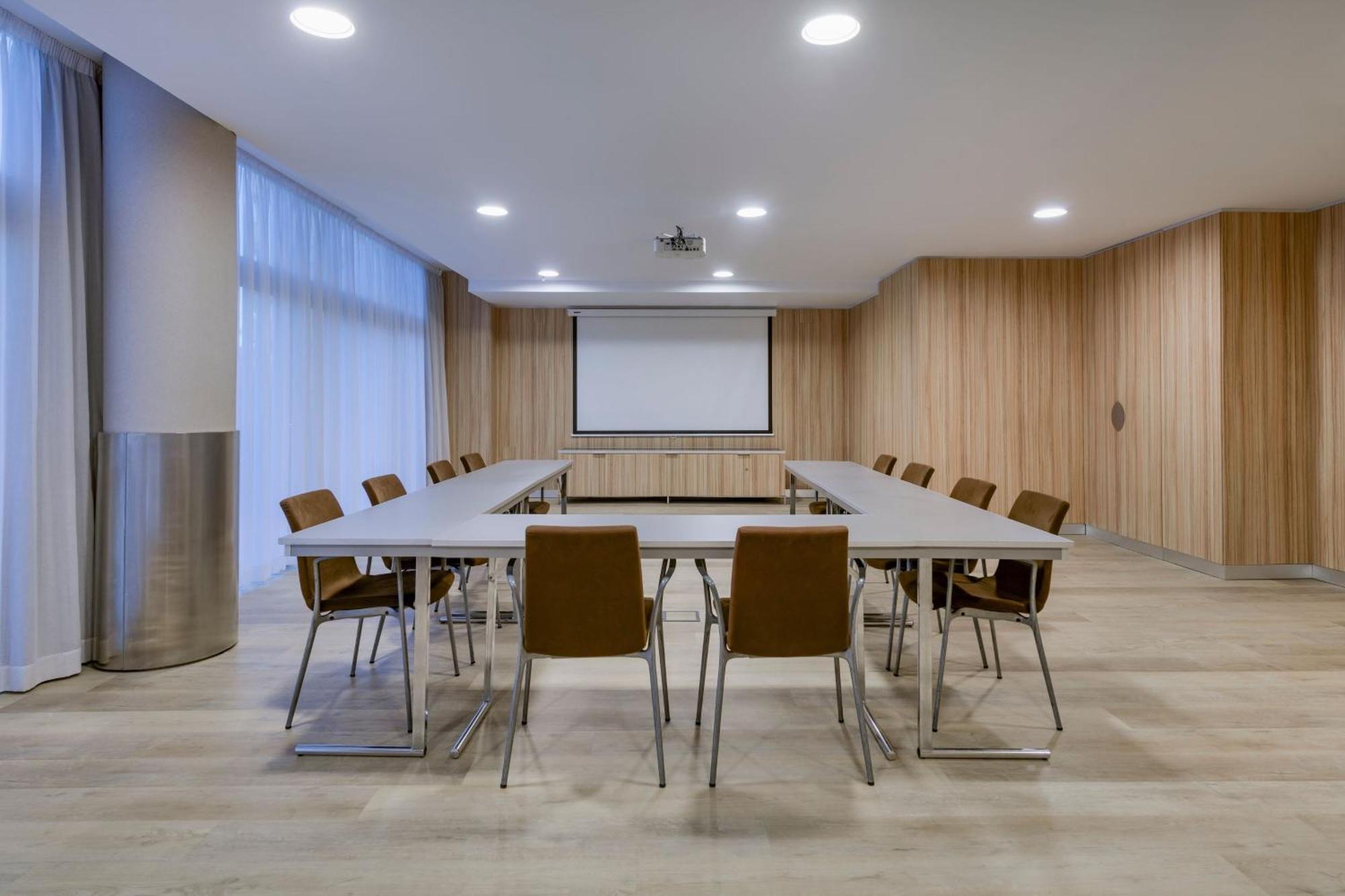 Ac Som By Marriott L'Hospitalet de Llobregat
