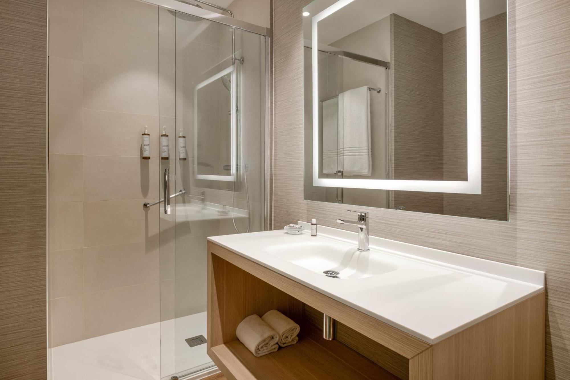 Hotel Ac Som By Marriott